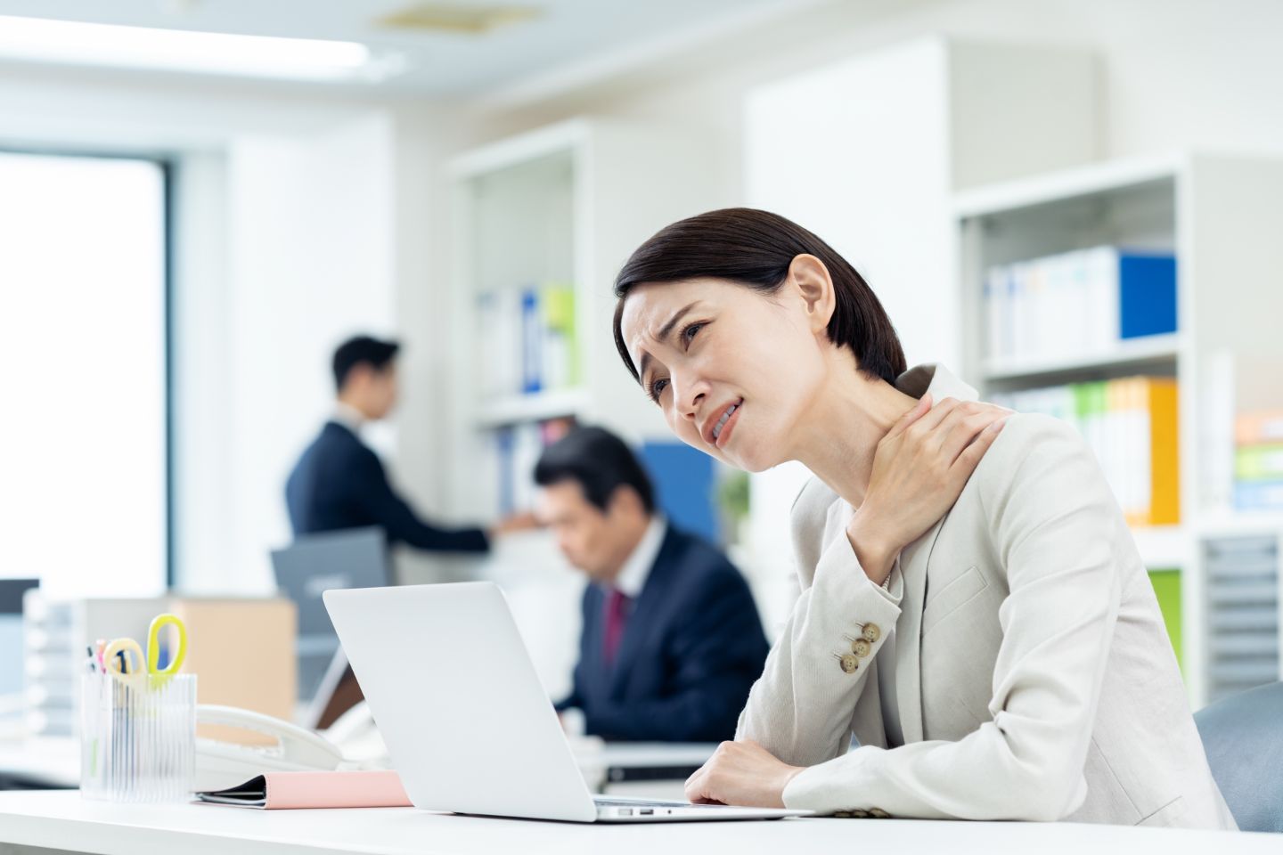 肩こりイメージ｜肩こり・肩の痛みによく見られる症状